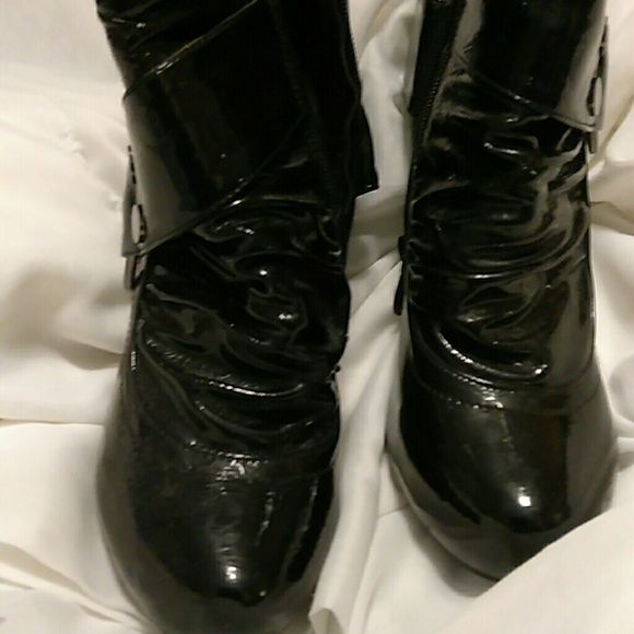 Boots - Picture 3 of 3